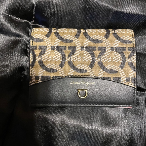 Ferragamo wallet - Picture 2 of 7